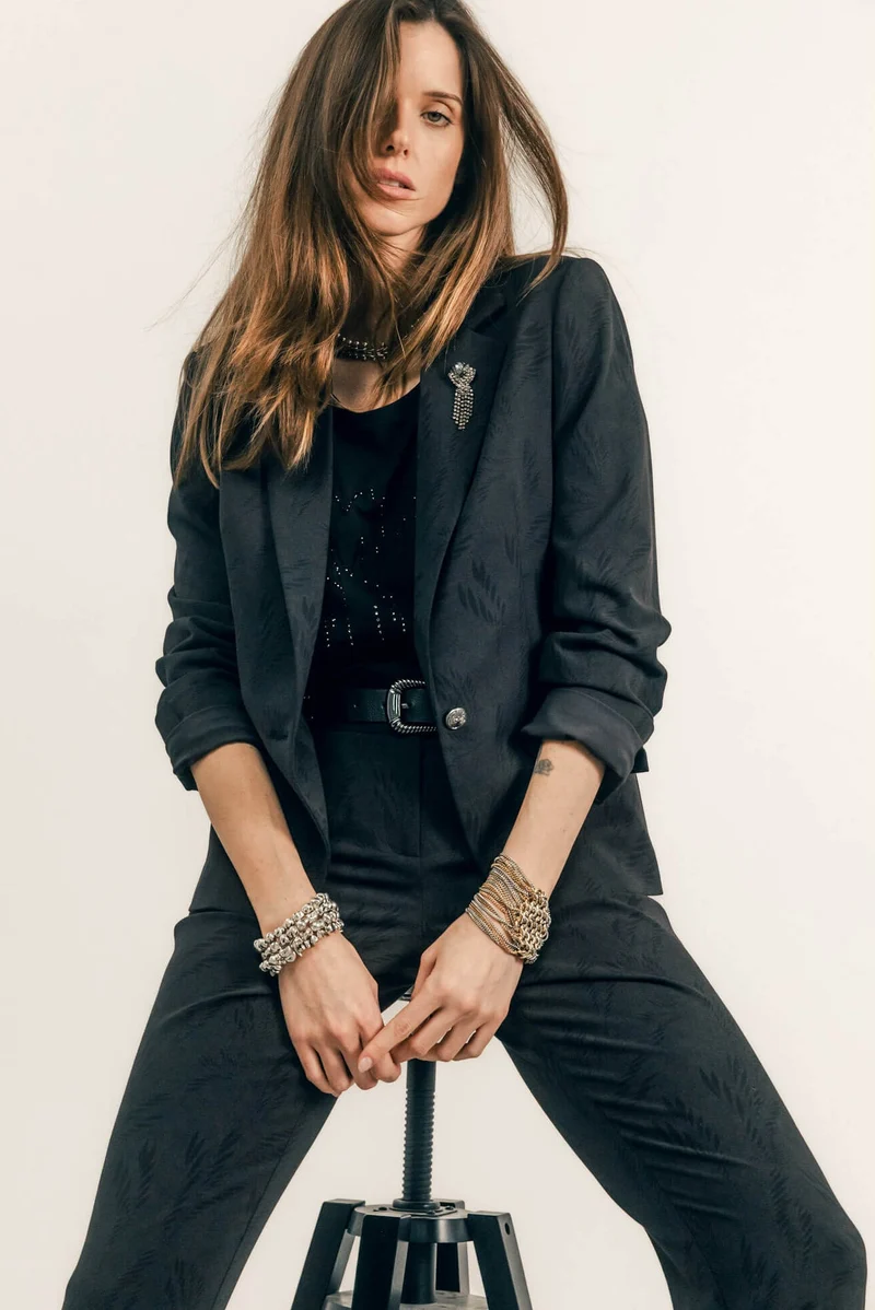Veste tailleur imprimé broche rock
