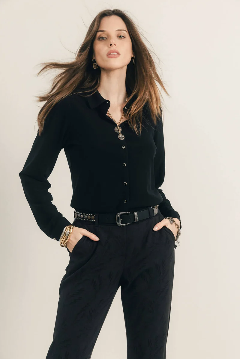 Chemise noire maille minimaliste