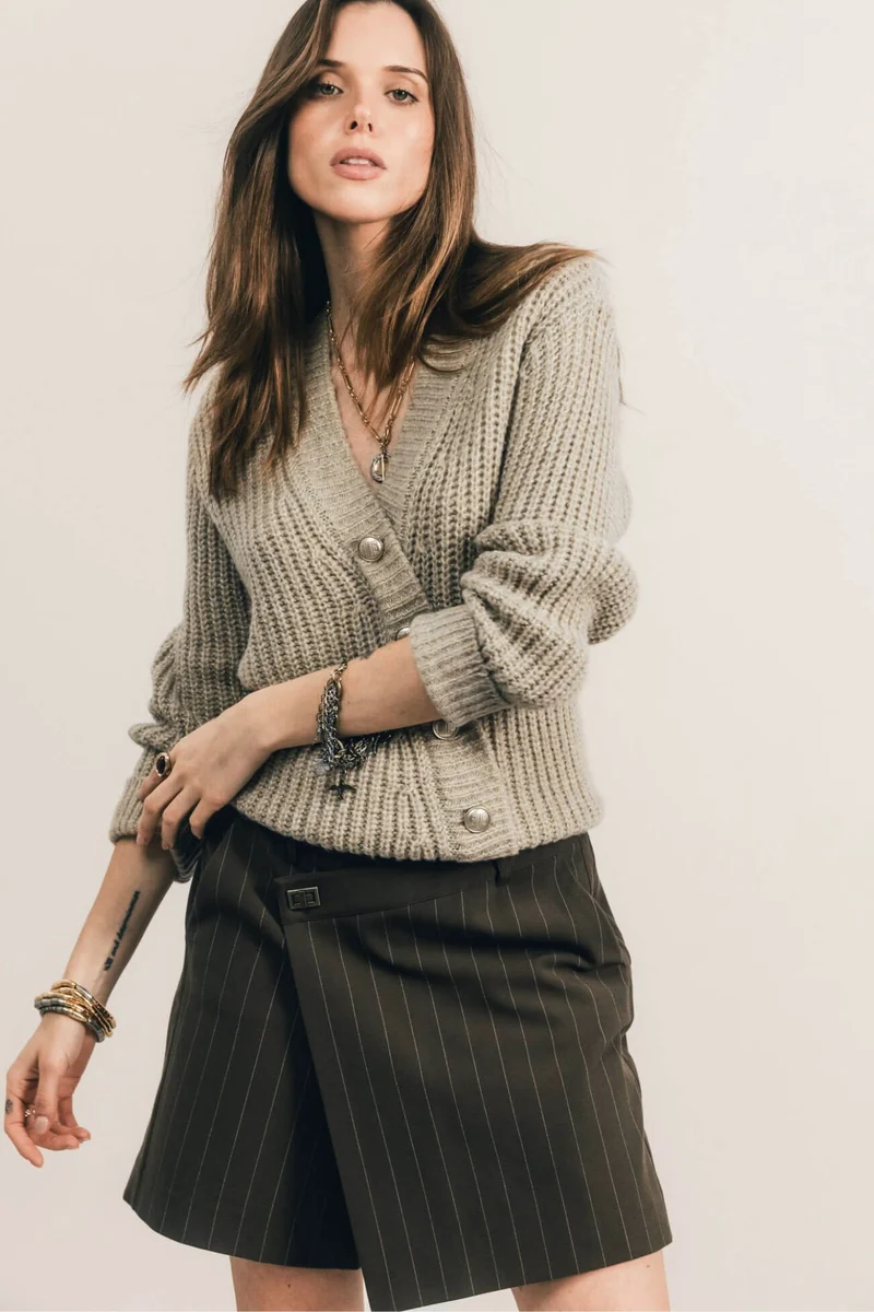 Pull beige cardigan côtelé lurex