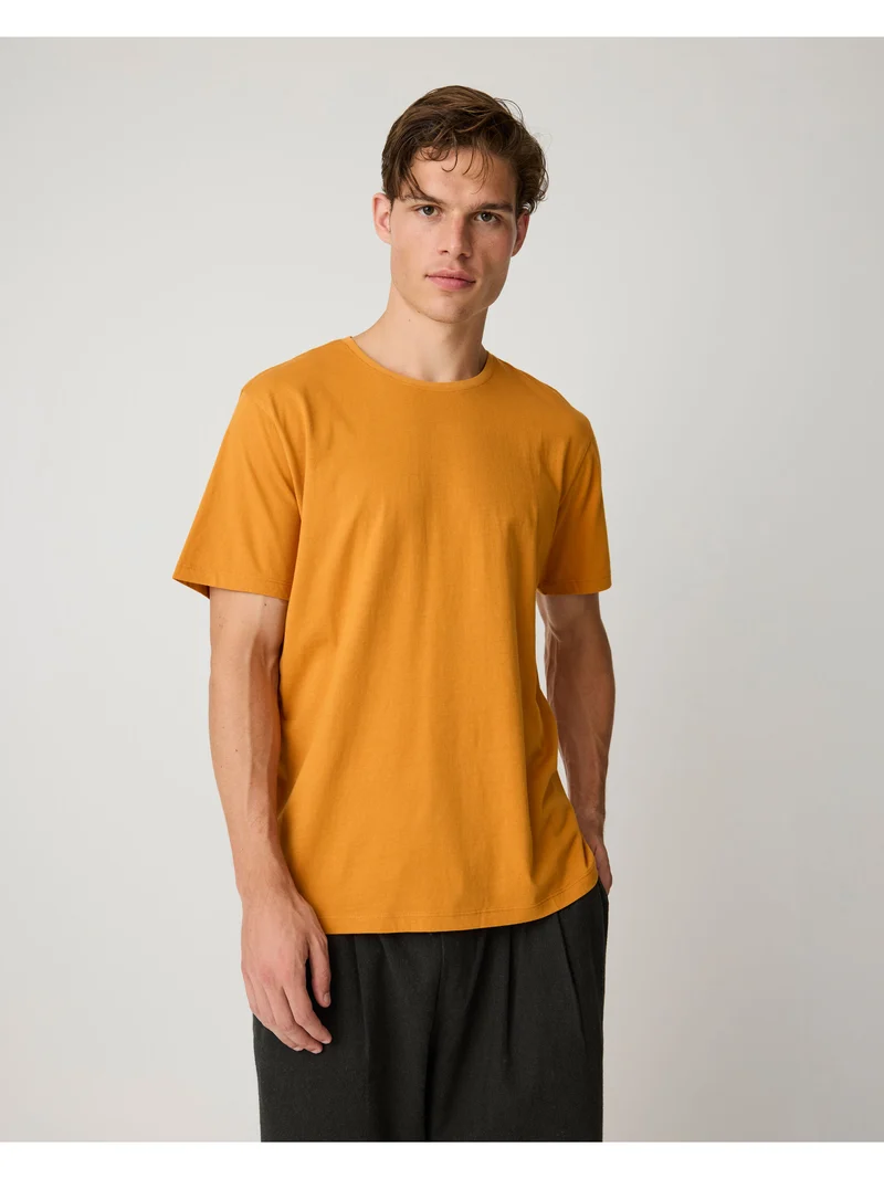 Basic T-Shirt golden oak