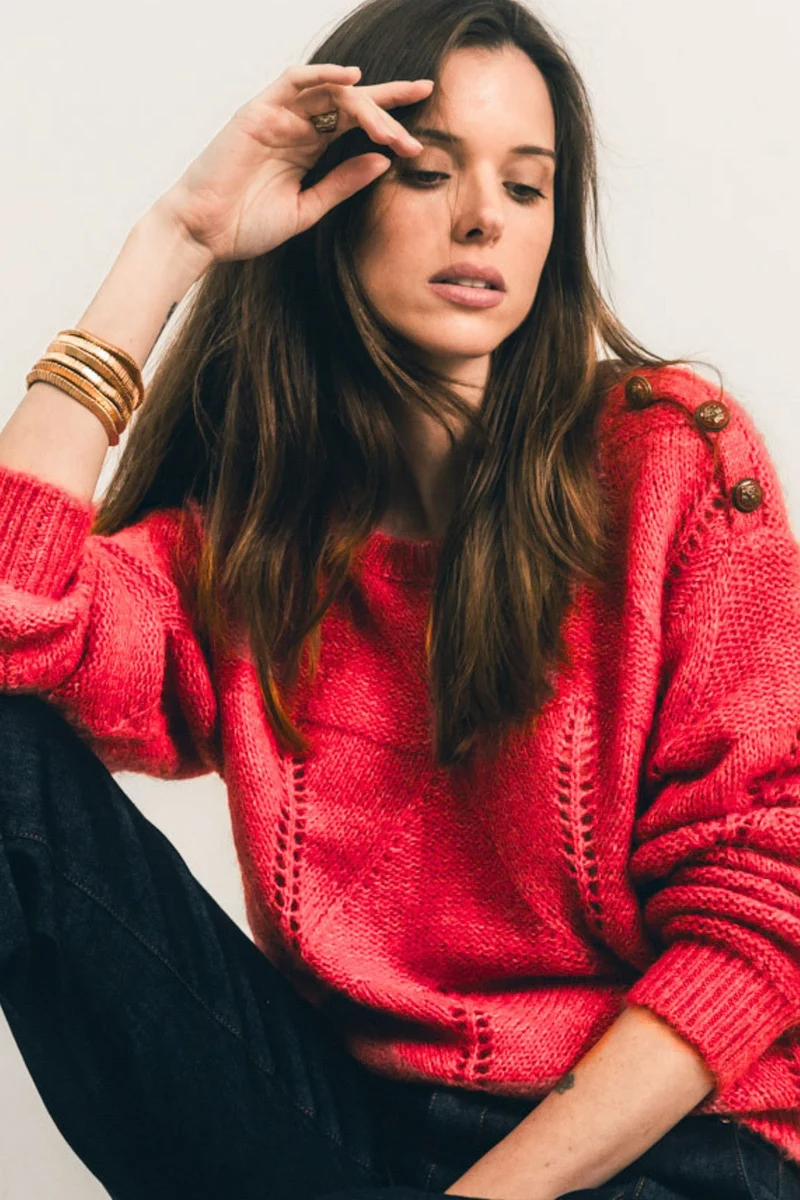 Pull grenadine ajouré boutons bijoux