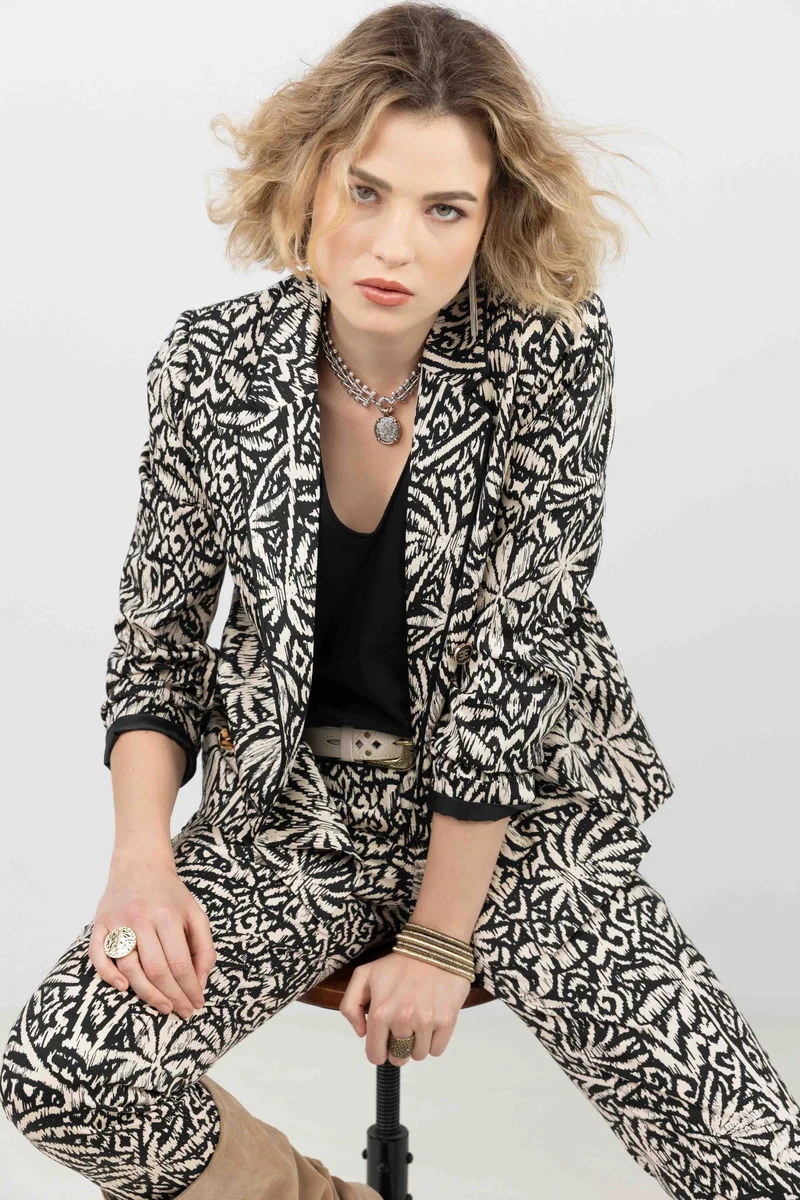 Veste imprimé écru et noir chic