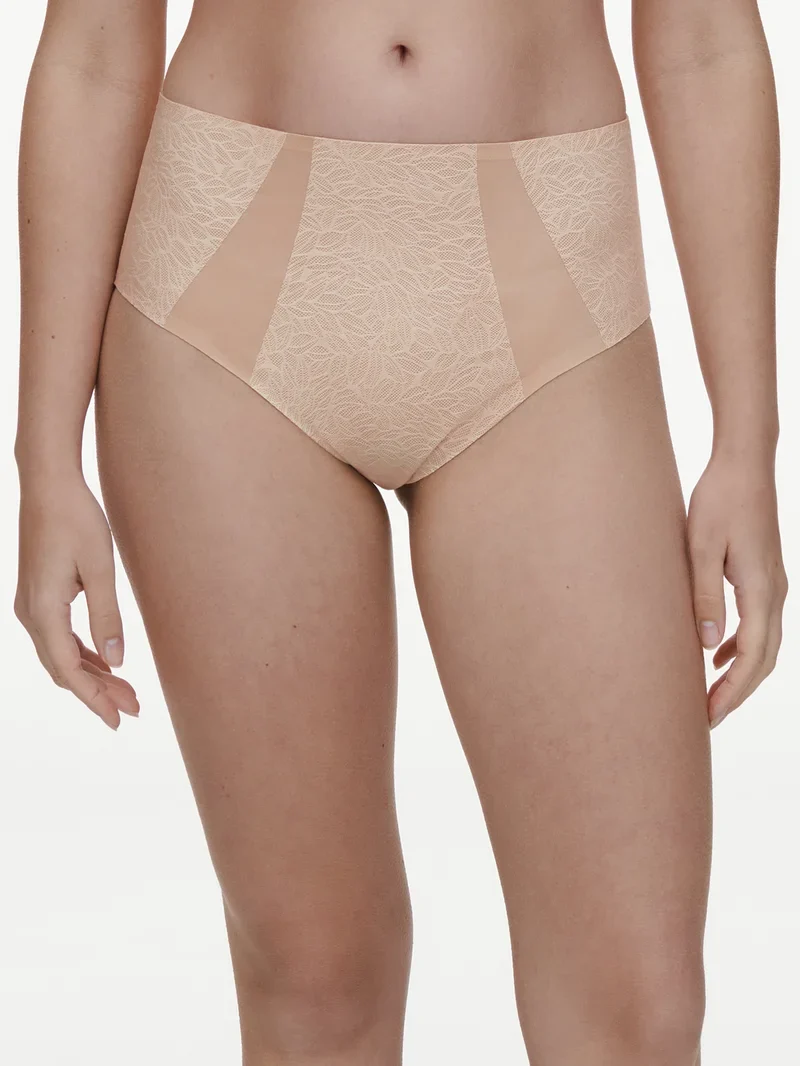 Chantelle - Hoch taillierter, stützender Slip aus reiner Spitze in Goldbeige