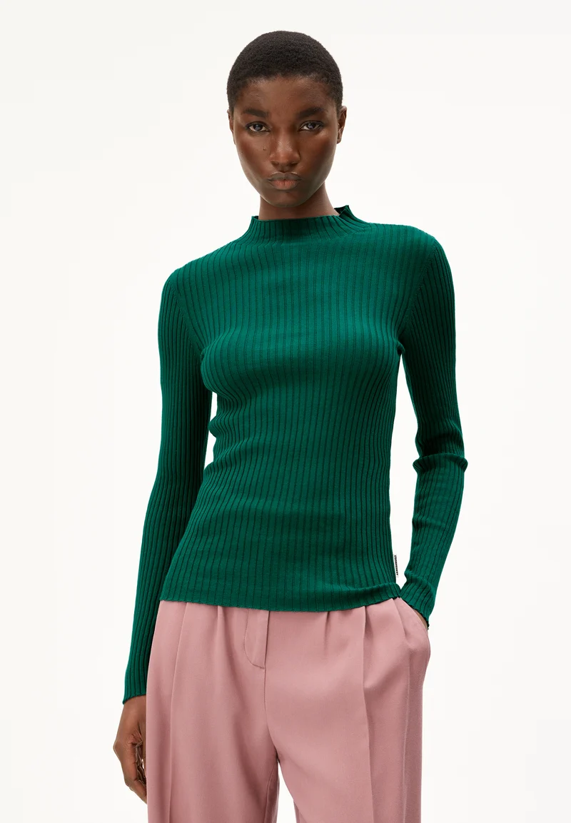 Alaania emerald green