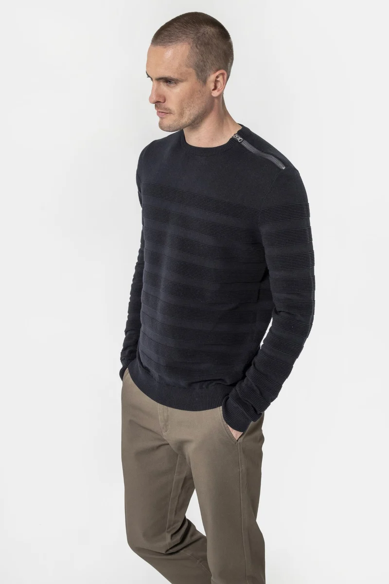 Pull effet rayé navy