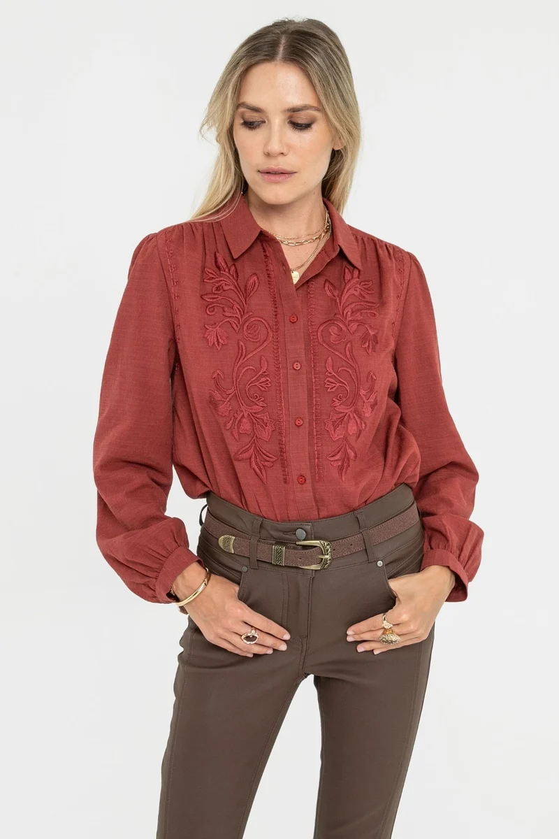 Chemise à broderie brique