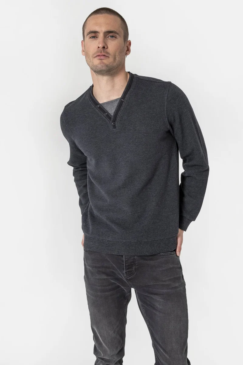 Pull noir et gris