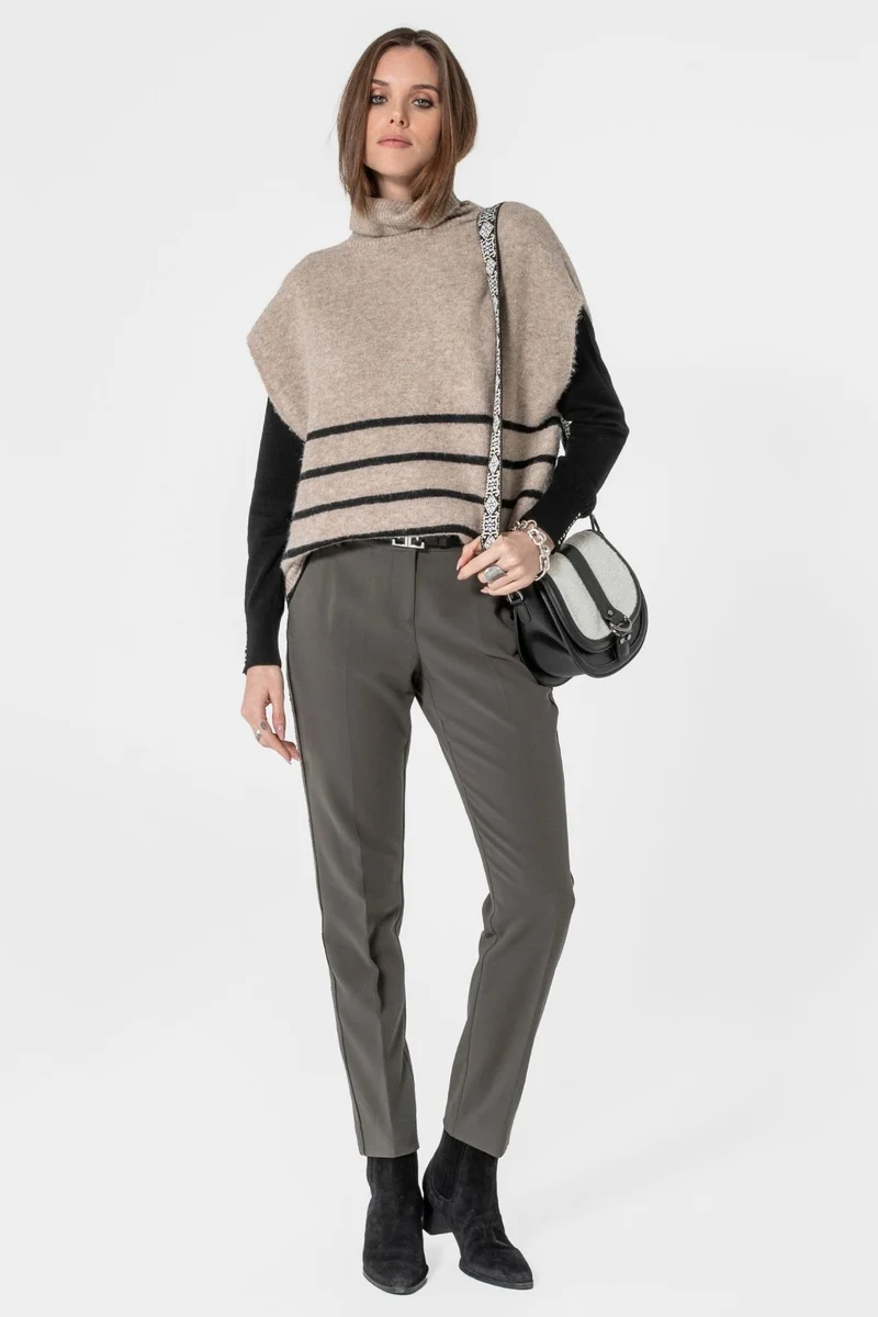 Poncho col roulé rayé beige et noir
