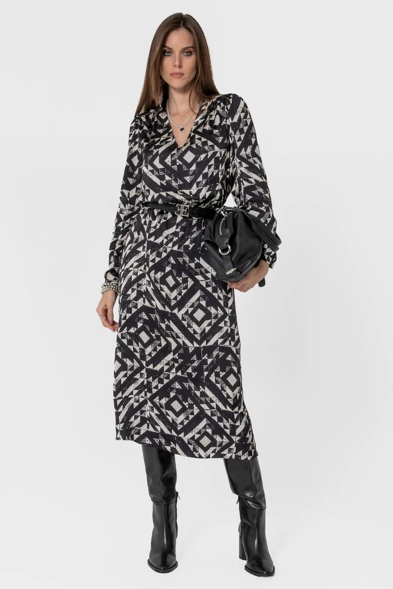 Robe longue imprimé graphique écru et noir