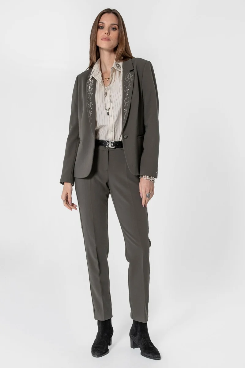Veste tailleur à strass et clous kaki