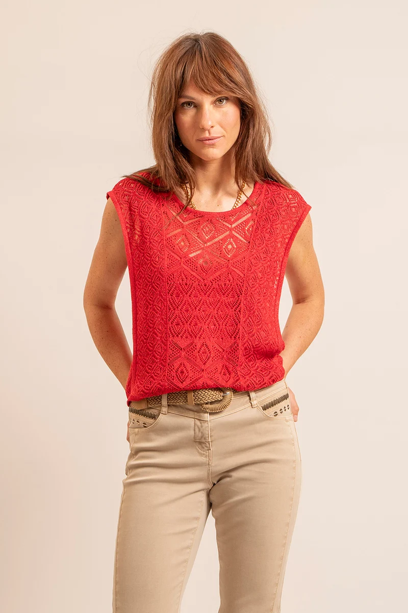 Pull façon dentelle rouge