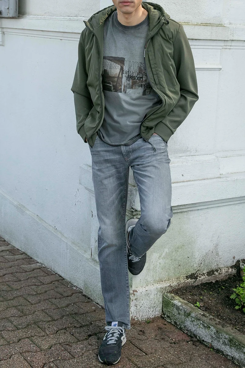 Jean droit gris homme
