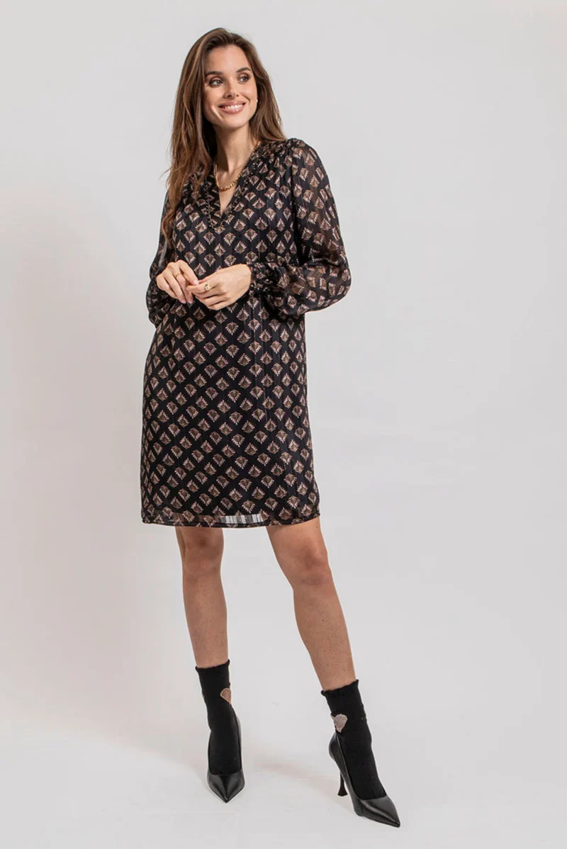 Robe courte imprimé noir et bordeaux