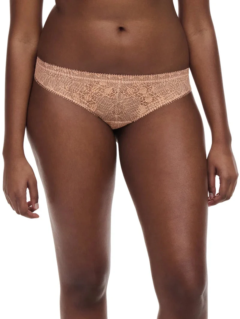 Chantelle – Day To Night Tanga mit Python-Spitze