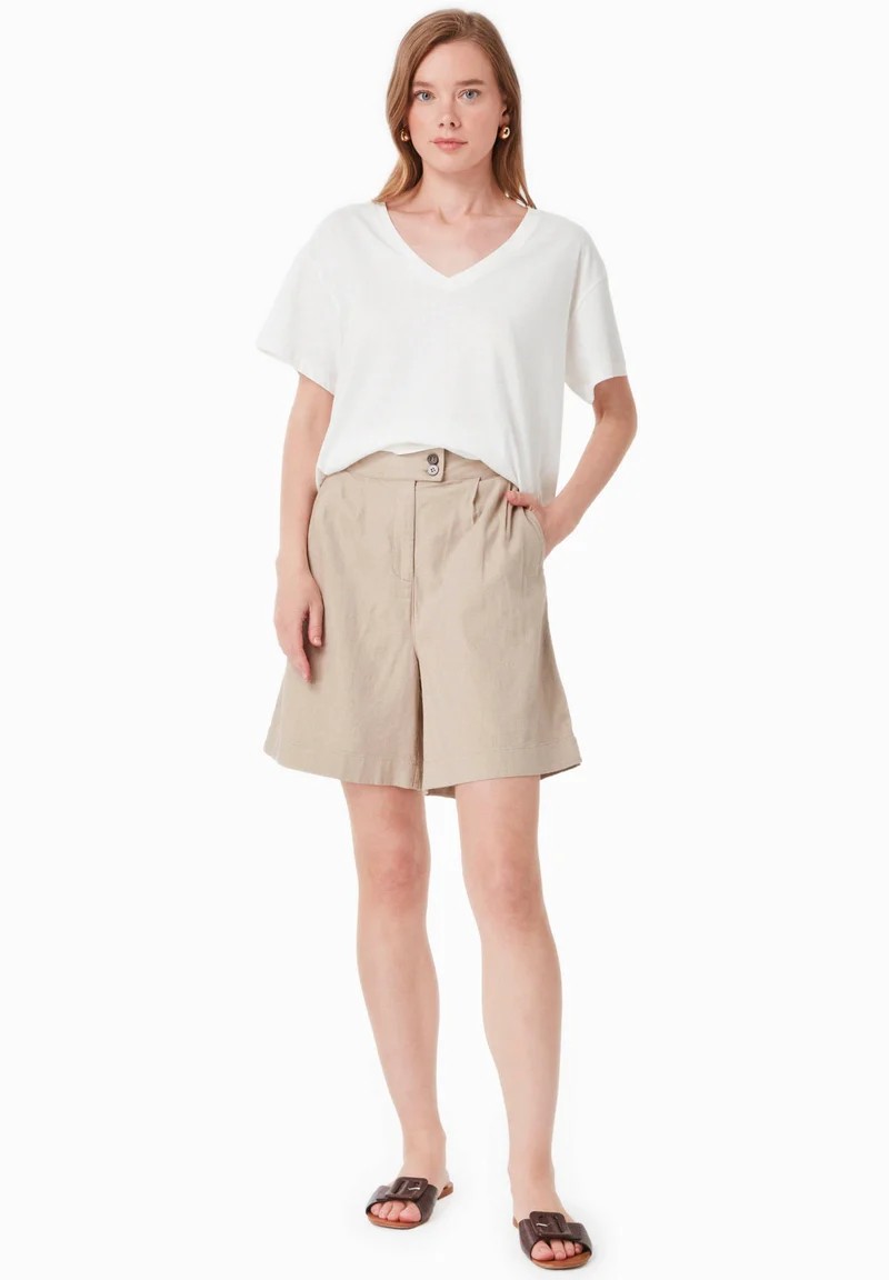 Shorts aus LENZING™ ECOVERO™ und Leinen