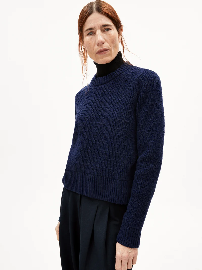 Fabiolaa deep sea blue