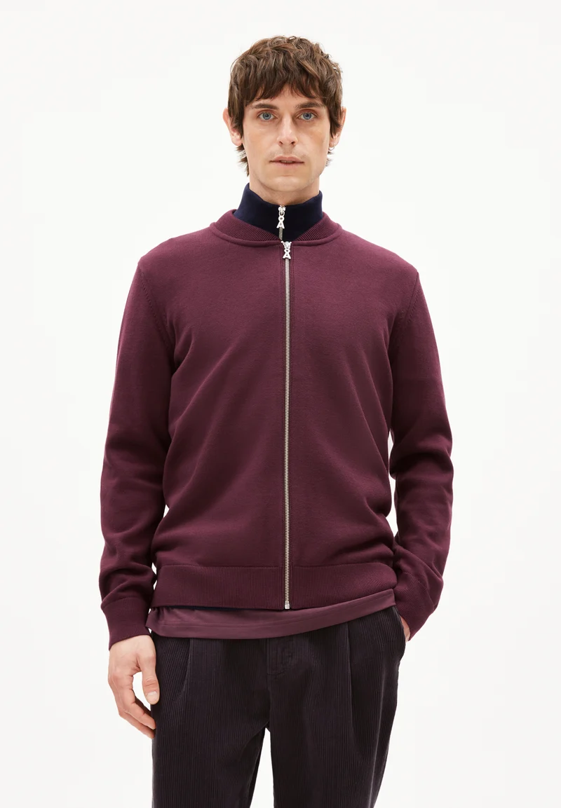 Agaamon dark cranberry