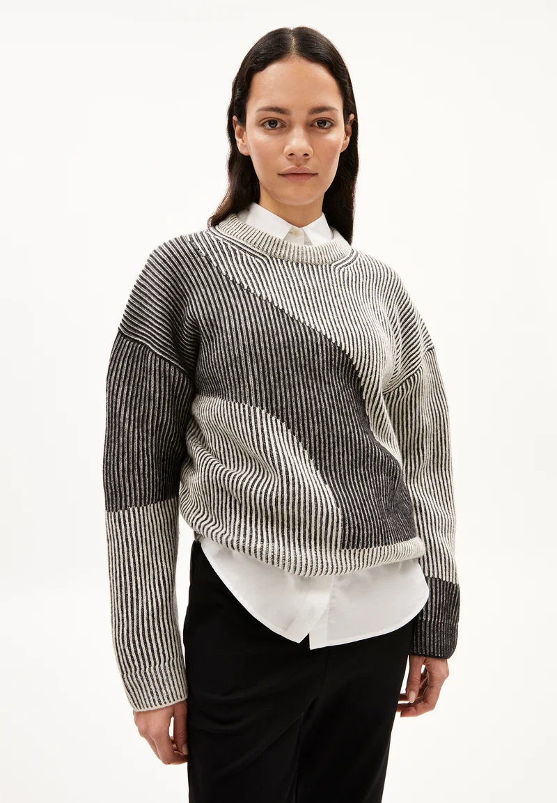 Mayraa Vanise black-off white