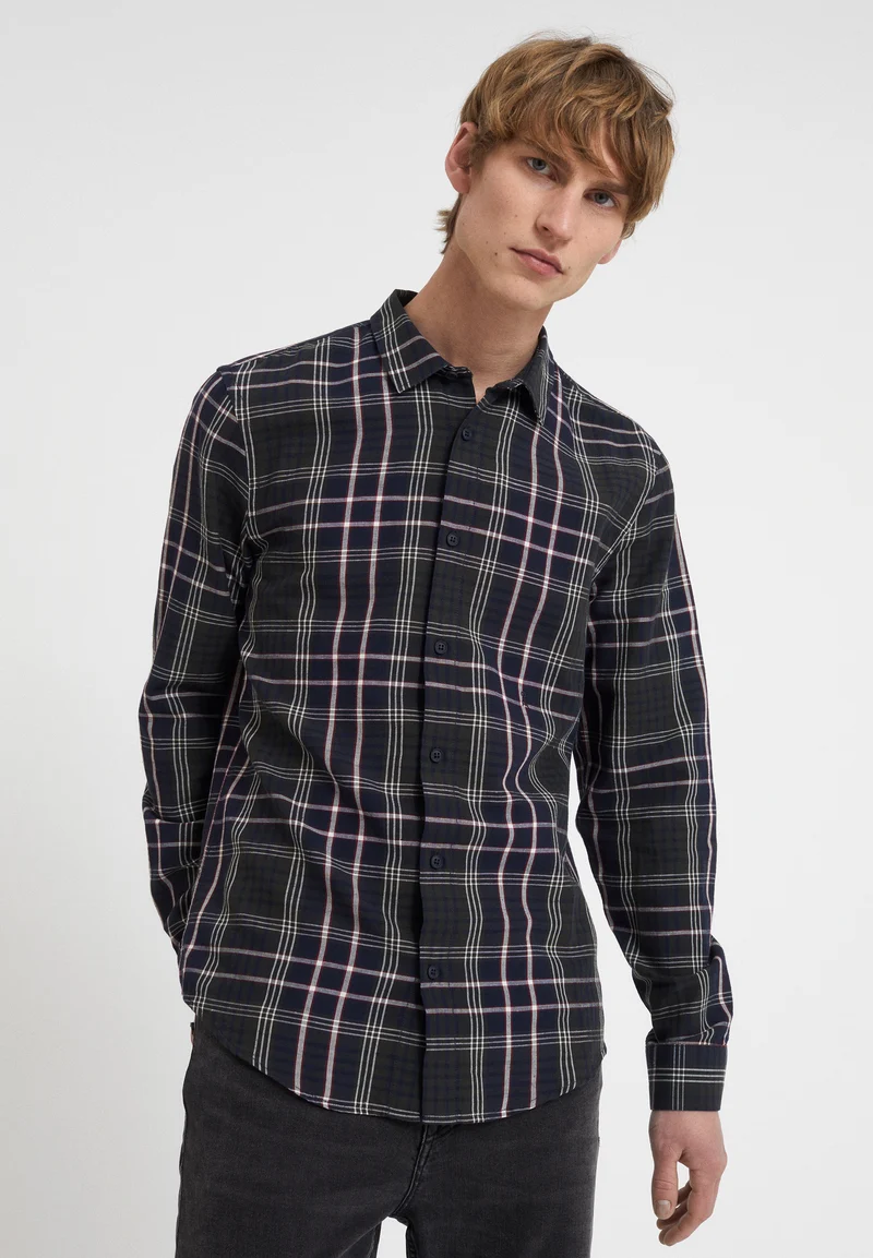 Linaas Bold Check depth navy-dark pine