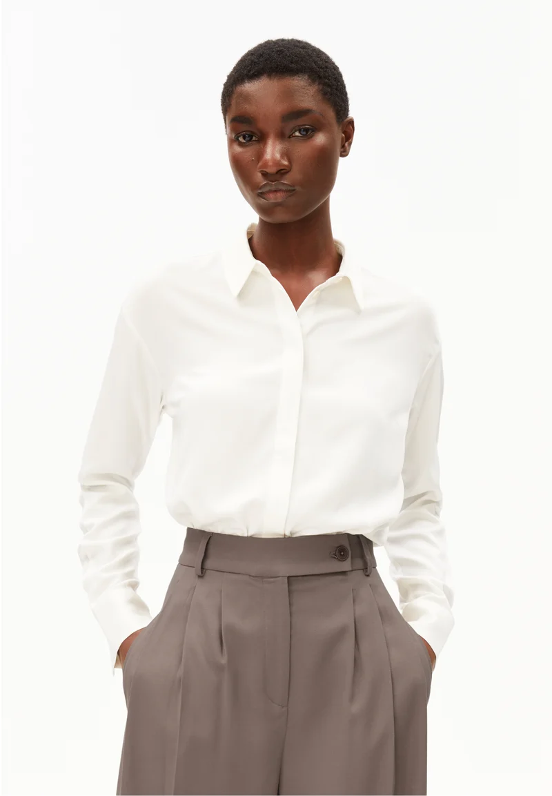 Larisaana Longsleeve Blouse off white