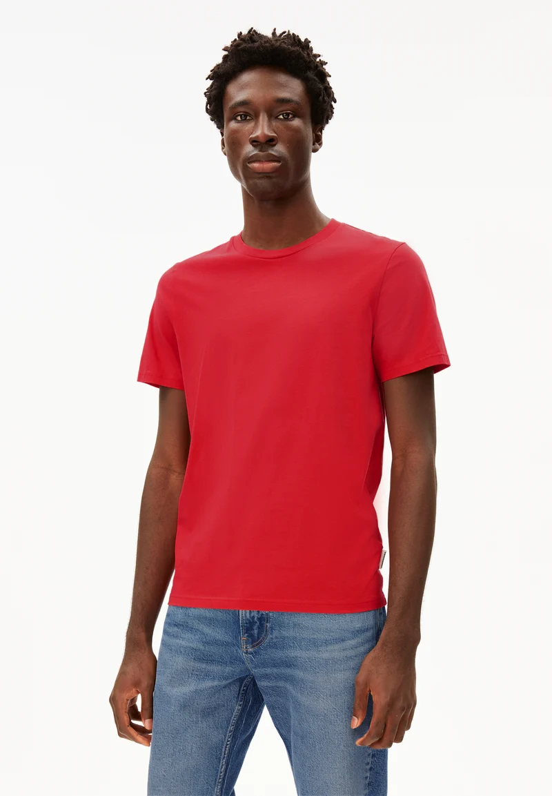 Jaames scarlet red