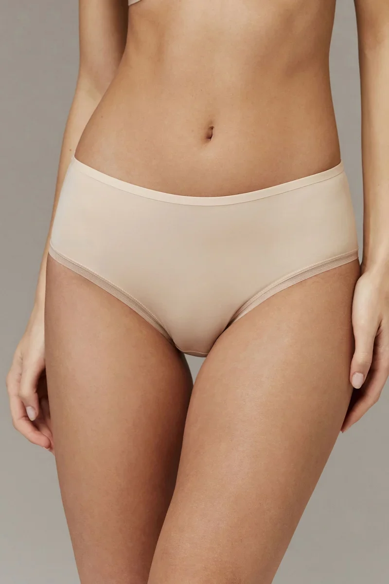 Aruelle - Hedi Brazilian Slip mit mittlerer Taille und Netzrücken in Nude