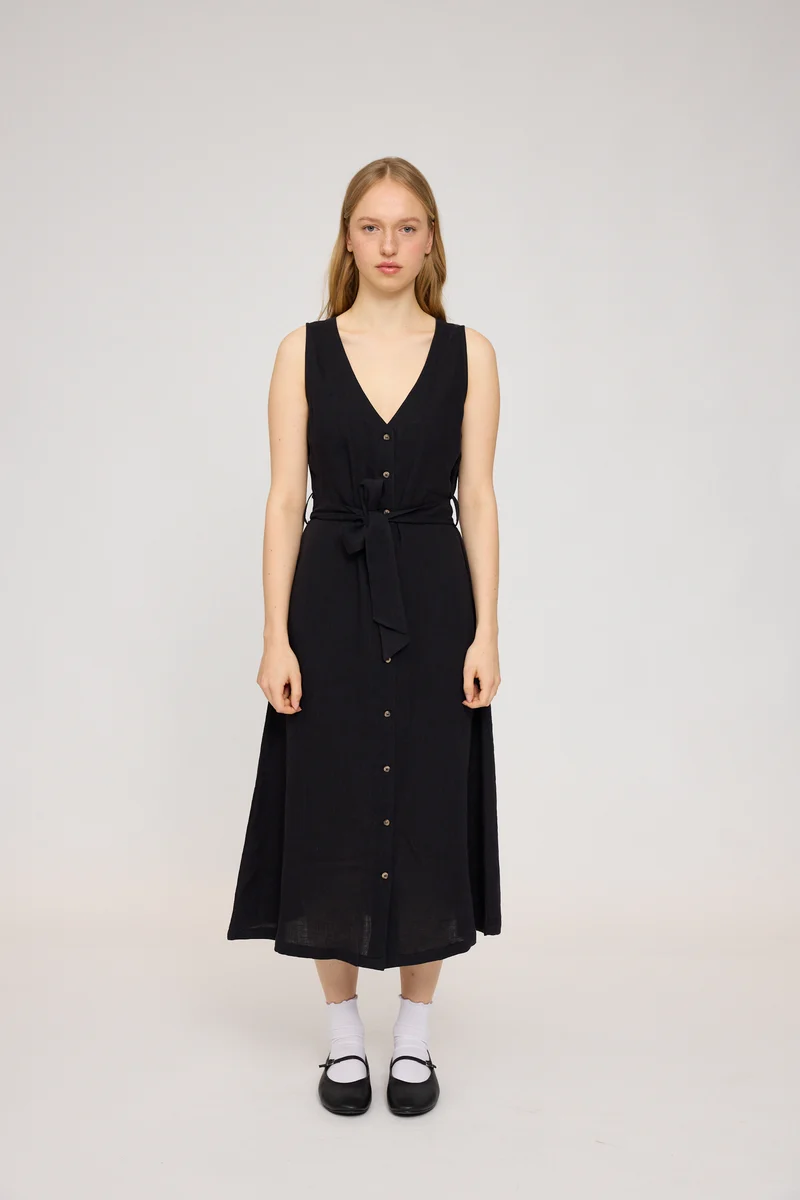 Sleeveless Linen Maxi Dress black