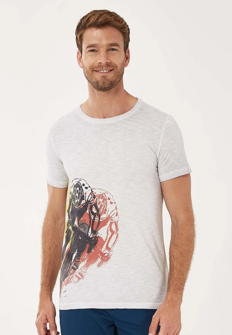 Garment Dyed T-Shirt aus Bio-Baumwolle mit Print