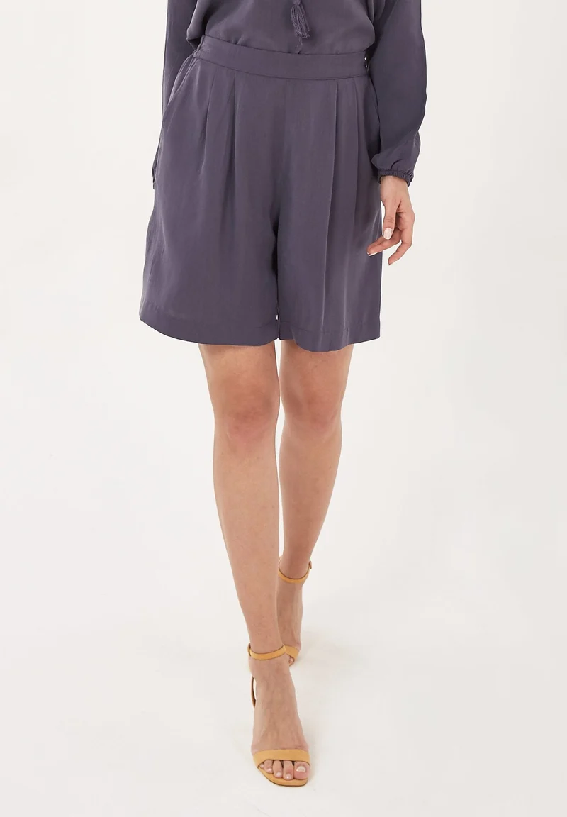 Shorts aus TENCEL™ Lyocell mit Bundfalten