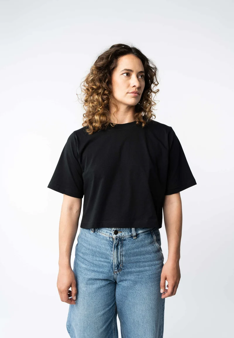 Cropped T-Shirt Desna schwarz