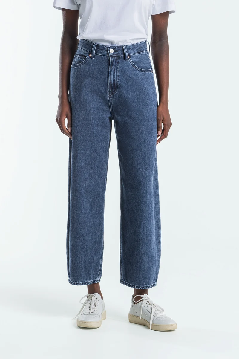 Leila Cropped alex dark worn