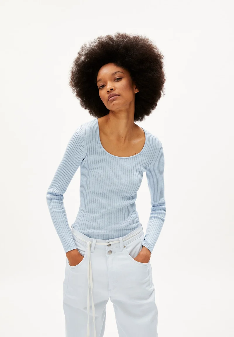 Alaania Crewneck morning sky
