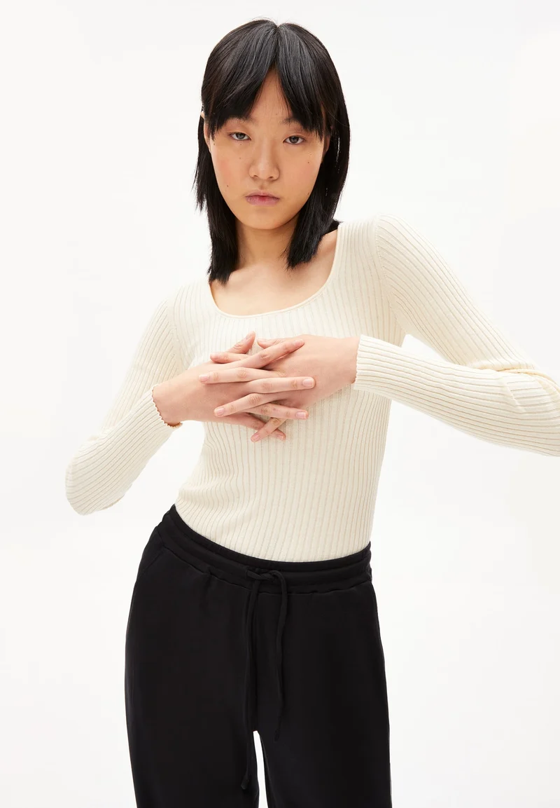 Alaania Crewneck oatmilk