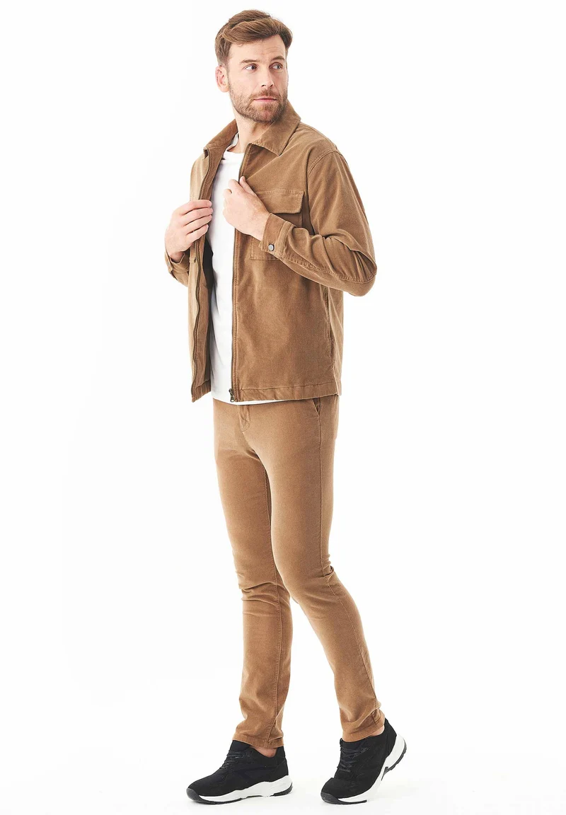 Slim Cordhose aus Bio-Baumwolle