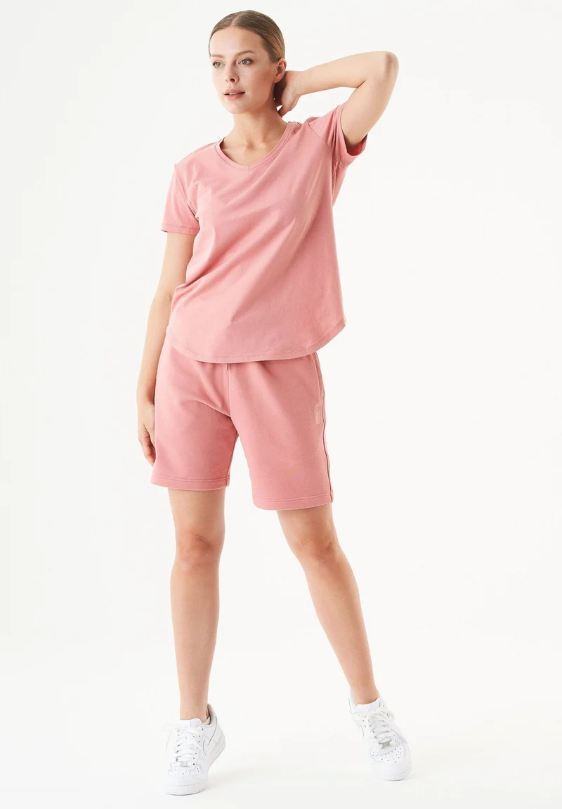 SHEYMA Sweatshorts aus Bio-Baumwolle