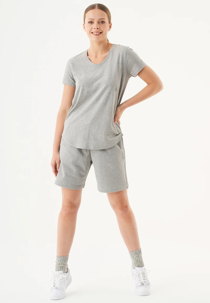 SHEYMA Sweatshorts aus Bio-Baumwolle