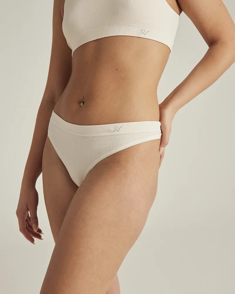 Nudea - TENCEL Nahtloser Stringtanga Weißer Sand