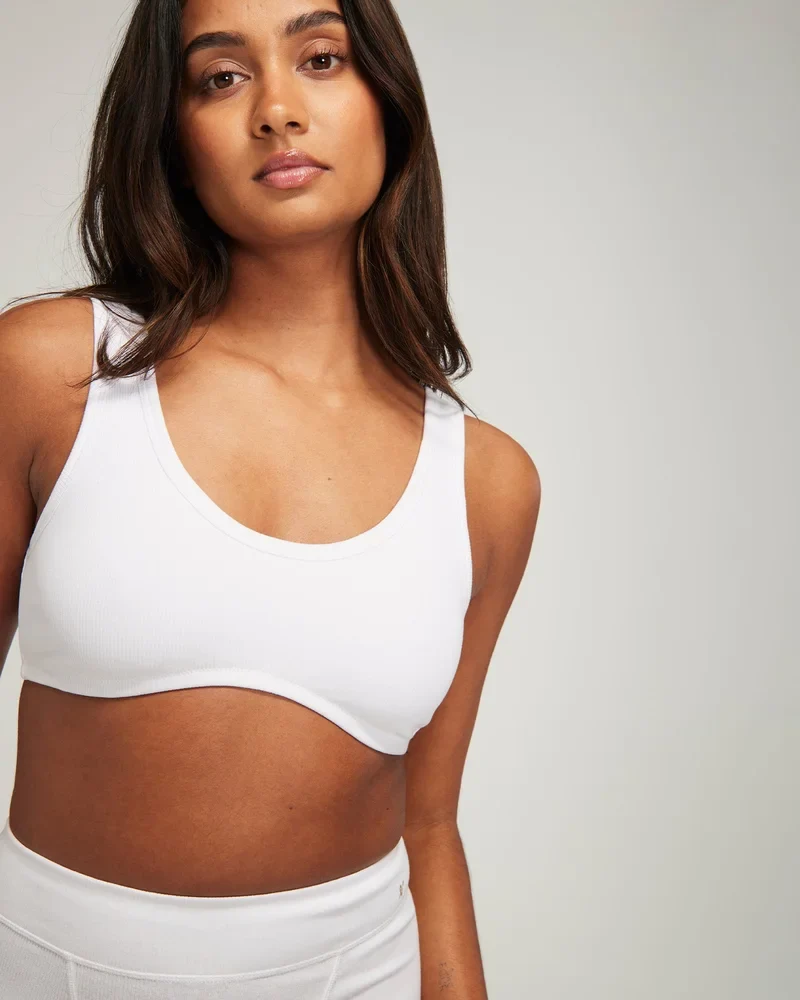 Nudea - Bio-Baumwoll-Bralette mit Dip-Front, Weiß