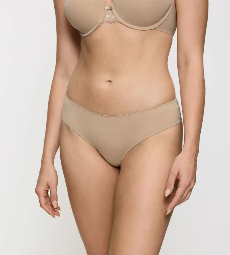 Triumph – Wunderschöner brasilianischer Micro-String für glatte Haut