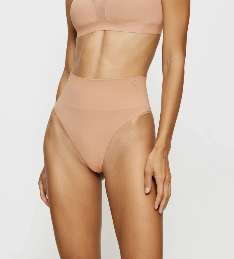 Triumph - Soft Sculpt Bandeau String Neutral Beige
