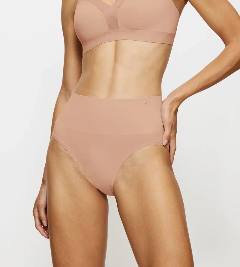 Triumph – Soft Sculpt Bandeau Maxi Slip, Neutral Beige