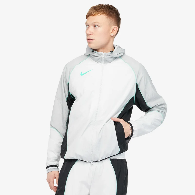 Nike Strike+ Wasserabweisende Jacke mit Kapuze